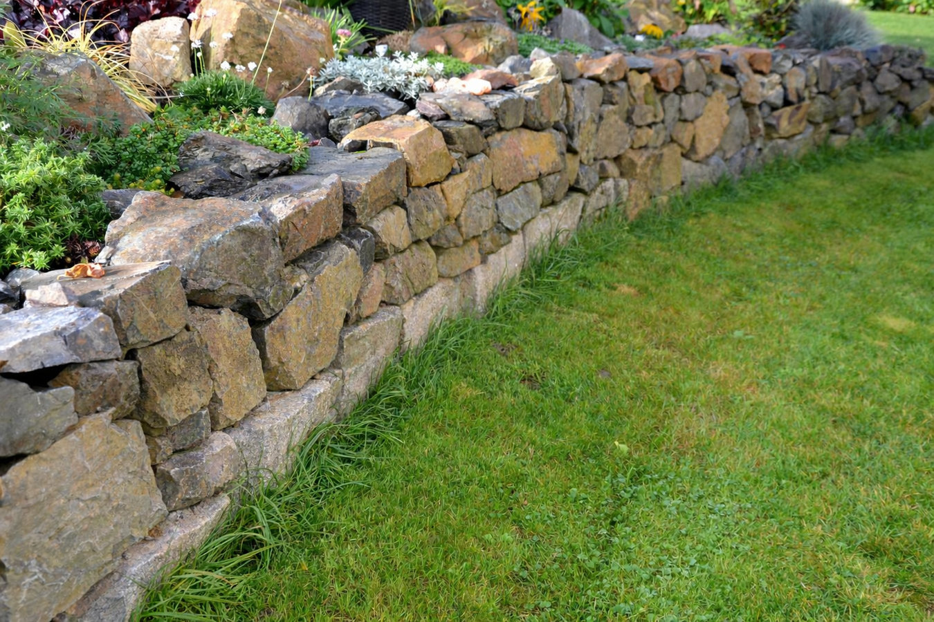 Stone masonry
